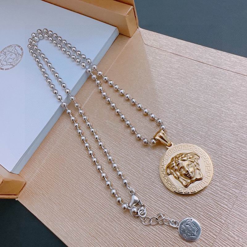 Versace necklace lyx248